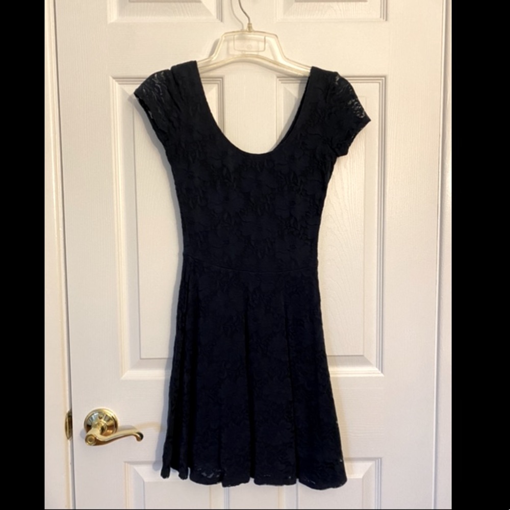 NWT Abercrombie & Fitch XS navy lace dress
